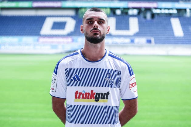 Fussball, 3.Liga Saison 2026 2027 Team- und Porträtfototermin MSV Duisburg 30.07.2026, schauinsland-reisen-arena Rasim Bulic (MSV Duisburg, 6) Duisburg schauinsland-reisen-arena Nordrhein-Westfalen Deutschland *** Sports, Soccer, 3rd Division 2026–2027 Season: MSV Duisburg Team and Portrait Photo Session, July 30, 2026, Schauinsland Reisen Arena, Rasim Bulic, MSV Duisburg, 6 Duisburg, Schauinsland Reisen Arena, North Rhine-Westphalia, Germany