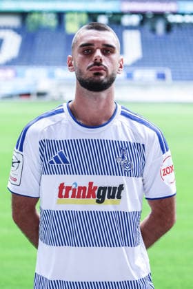 Fussball, 3.Liga Saison 2026 2027 Team- und Porträtfototermin MSV Duisburg 30.07.2026, schauinsland-reisen-arena Rasim Bulic (MSV Duisburg, 6) Duisburg schauinsland-reisen-arena Nordrhein-Westfalen Deutschland *** Sports, Soccer, 3rd Division 2026–2027 Season: MSV Duisburg Team and Portrait Photo Session, July 30, 2026, Schauinsland Reisen Arena, Rasim Bulic, MSV Duisburg, 6 Duisburg, Schauinsland Reisen Arena, North Rhine-Westphalia, Germany