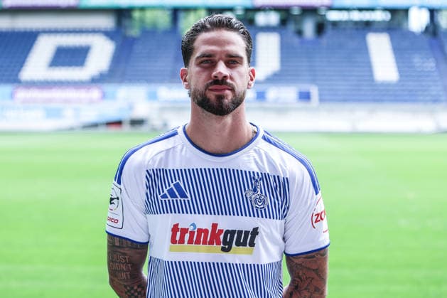 Fussball, 3.Liga Saison 2026 2027 Team- und Porträtfototermin MSV Duisburg 30.07.2026, schauinsland-reisen-arena Lex Tyger Lobinger (MSV Duisburg, 9) Duisburg schauinsland-reisen-arena Nordrhein-Westfalen Deutschland *** Sports, Soccer, 3rd Division 2026–2027 Season: MSV Duisburg Team and Portrait Photo Shoot, July 30, 2026, Schauinsland Reisen Arena, Lex Tyger Lobinger, MSV Duisburg, 9 Duisburg, Schauinsland Reisen Arena, North Rhine-Westphalia, Germany