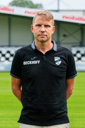 Matt Beadle (Technischer Direktor); SC Verl; 3. Liga, Porträttermin 2026 2027 GER, Porträttermin SC Verl, Fussball, 3. Liga, Spielzeit 2026 2027, 30.07.2026 GER, Porträttermin SC Verl, Fussball, 3. Liga, Spielzeit 2026 2027, 30.07.2026 Verl *** Matt Beadle, Technical Director, SC Verl, 3rd Division, Photo Shoot 2026–2027 GER, SC Verl Photo Shoot, Soccer, 3rd Division, 2026–2027 Season, July 30, 2026 GER, SC Verl portrait session, soccer, 3rd Division, 2026–2027 season, July 30, 2026 Verl Copyright: xEibner-Pressefoto JanxRollingerx EP_JSK
