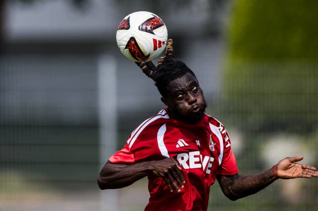 ST. JOHANN IN TIROL, AUSTRIA - JULY 31: Gideon Mensah (1. FC Koeln, 14) training individually before a friendly game between 1. FC Koeln vs. Hertha BSC Berlin at trainings camp of 1. FC Koeln in Kitzbuehel of season 2026 27 at Koasastadion on July 31, 2026 in St. Johann in Tirol, Austria. Austria Copyright: xSteffiexWunderlx