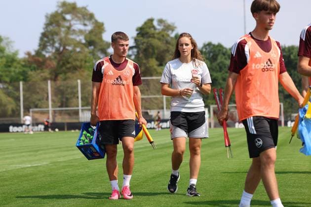 31.07.2026 - Fussball - 2. Fussball - Bundesliga - Saison 2026 2027 - 1. FC Nürnberg Nuernberg FCN ( Club ) - Training - Sportfoto Zink DoGe - xdoxgex - Tobias Heß Hess ( U23 FCN ) Anika Monatzetter (Physiotherapeutin 1. FC Nürnberg FCN ) *** July 31, 2026 Soccer 2 Bundesliga 2026–2027 Season 1. FC Nürnberg (FCN) Club Training Sports Photo Zink DoGe xdoxgex Tobias Heß (Hess) U23 FCN Anika Monatzetter Physical Therapist 1. FC Nuremberg FCN