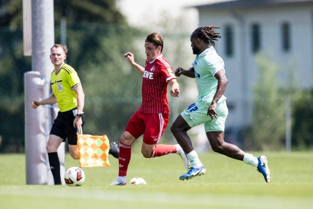 ST. JOHANN IN TIROL, AUSTRIA - JULY 31: Alessio Castro-Montes (1. FC Koeln, 17) controls the ball against Deyovaisio Zeefuik (Hertha BSC Berlin, 42) during a friendly game between 1. FC Koeln vs. Hertha BSC Berlin at trainings camp of 1. FC Koeln in Kitzbuehel of season 2026 27 at Koasastadion on July 31, 2026 in St. Johann in Tirol, Austria. Austria Copyright: xSteffiexWunderlx
