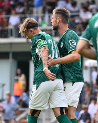 31.07.2026 - Fussball - Saison 2026 2027 - Testspiel Freundschaftsspiel Vorbereitungsspiel - SC Freiburg - SpVgg Greuther Fürth ( Kleeblatt ) - - Sportfoto Zink - xwoxzix - regulations prohibit any use of photographs as image sequences and or quasi-video - only for editorial use - Torjubel Jubel Freude nach Treffer Tor Torschuß zum 0:1 durch Felix Klaus (30, SpVgg Greuther Fürth ) - Felix Klaus (30, SpVgg Greuther Fürth ) Dennis Srbeny (7, SpVgg Greuther Fürth ) *** July 31, 2026 Soccer Season 2026–2027 Exhibition Match Friendly Match Preseason Match SC Freiburg SpVgg Greuther Fürth Kleeblatt Sports Photo Zink xwoxzix Regulations prohibit any use of photographs as image sequences and or quasi-video; for editorial use only Goal celebration Celebration, joy after a goal; shot on goal for the 0–1 by Felix Klaus 30, SpVgg Greuther Fürth; Felix Klaus 30, SpVgg Greuther Fürth; Dennis Srbeny 7, SpVgg Greuther Fürth