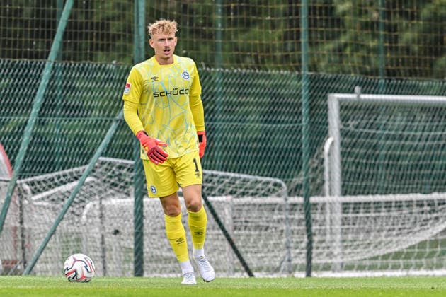 260731 Standard de Liege vs Arminia Bielefeld Jonas Kersken (1) of Arminia Bielefeld during a friendly soccer game in the preparations ahead of the Jupiler Pro League season 2026 - 2027 between Standard de Liege and Arminia Bielefeld from Germany on July 31 , 2026 in Liege, Belgium. (Photo by Stijn Audooren Isosport) Liege SL16 Football Campus Liege Belgium  Copyright: xIsosportxStijnxAudoorenx
