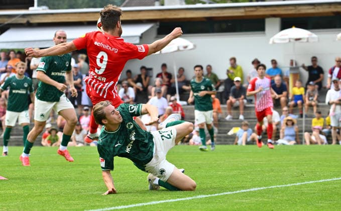 31.07.2026 - Fussball - Saison 2026 2027 - Testspiel Freundschaftsspiel Vorbereitungsspiel - SC Freiburg - SpVgg Greuther Fürth ( Kleeblatt ) - - Sportfoto Zink - xwoxzix - regulations prohibit any use of photographs as image sequences and or quasi-video - only for editorial use - Lucas Höler Hoeler 89, SC Freiburg ) Gian Luca Gian-Luca Itter (27, SpVgg Greuther Fürth ) *** July 31, 2026 Soccer Season 2026–2027 Exhibition Match Friendly Match Preseason Match SC Freiburg SpVgg Greuther Fürth Kleeblatt Sports Photo Zink xwoxzix Regulations prohibit any use of photographs as image sequences and or quasi-video; for editorial use only. Lucas Höler Hoeler 89, SC Freiburg; Gian Luca Itter 27, SpVgg Greuther Fürth