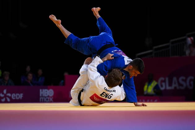 COM26 JUDO, Joshua Katz of Australia (white) competes with Charlie Ayre of England during the Judo Men 60kg Semi Final of the Glasgow 2026 Commonwealth Games at SEC Centre Hall 4 in Glasgow, Scotland, Friday, July 31, 2026. ( NO ARCHIVING, EDITORIAL USE ONLY Glasgow Scotland United Kingdom  Copyright: xLUKASxCOCHx 20260731129585631369