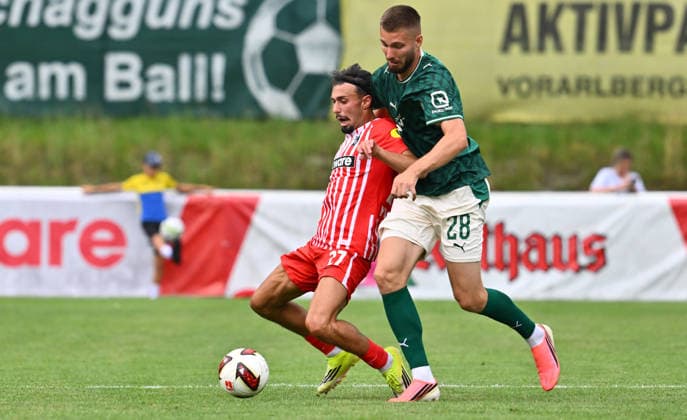 31.07.2026 - Fussball - Saison 2026 2027 - Testspiel Freundschaftsspiel Vorbereitungsspiel - SC Freiburg - SpVgg Greuther Fürth ( Kleeblatt ) - - Sportfoto Zink - xwoxzix - regulations prohibit any use of photographs as image sequences and or quasi-video - only for editorial use - Berkay Yilmaz (27, SC Freiburg ) Doni Edon Arifi (28, SpVgg Greuther Fürth ) *** July 31, 2026 Soccer Season 2026–2027 Exhibition Match Friendly Match Preseason Match SC Freiburg SpVgg Greuther Fürth Kleeblatt Sports Photo Zink xwoxzix Regulations prohibit any use of photographs as image sequences and or quasi-video; for editorial use only. Berkay Yilmaz 27, SC Freiburg; Doni Edon Arifi 28, SpVgg Greuther Fürth
