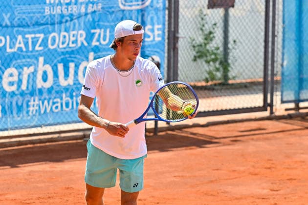 Tennis 1. Bundesliga Herren; TC Augsburg Siebentisch - TK GW Mannheim, 31.07.2026 AUGSBURG, GERMANY - 31. JULY: im Bild Niels McDONALD vom TC GW Mannheim während dem Match der 1. Bundesliga Herren zwischen dem TC Augsburg und dem TK GW Mannheim am 6. Spieltag *** Men s Tennis 1st Bundesliga: TC Augsburg Siebentisch vs. TK GW Mannheim, July 31, 2026, AUGSBURG, GERMANY, July 31. Pictured: Niels McDONALD of TC GW Mannheim during the Men’s 1st Bundesliga match between TC Augsburg and TK GW Mannheim on Match Day 6. Copyright: xBEAUTIFULxSPORTS Goldbergx