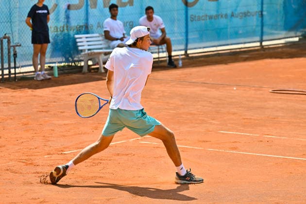 Tennis 1. Bundesliga Herren; TC Augsburg Siebentisch - TK GW Mannheim, 31.07.2026 AUGSBURG, GERMANY - 31. JULY: im Bild Niels McDONALD vom TC GW Mannheim während dem Match der 1. Bundesliga Herren zwischen dem TC Augsburg und dem TK GW Mannheim am 6. Spieltag *** Men s Tennis 1st Bundesliga: TC Augsburg Siebentisch vs. TK GW Mannheim, July 31, 2026, AUGSBURG, GERMANY, July 31. Pictured: Niels McDONALD of TC GW Mannheim during the Men’s 1st Bundesliga match between TC Augsburg and TK GW Mannheim on Match Day 6. Copyright: xBEAUTIFULxSPORTS Goldbergx