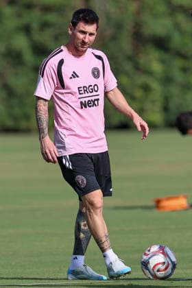 Sport Bilder des Tages FORT LAUDERDALE, FL - JULY 31: Lionel Messi (10) of Inter Miami CF is seen during an Inter Miami Training Session at Florida Blue Training Center on July 31, 2026 in Fort Lauderdale, Florida. (Photo by Chris Arjoon Icon Sportswire) SOCCER: JULY 31 Inter Miami CF Training EDITORIAL USE ONLY Icon26073100000005