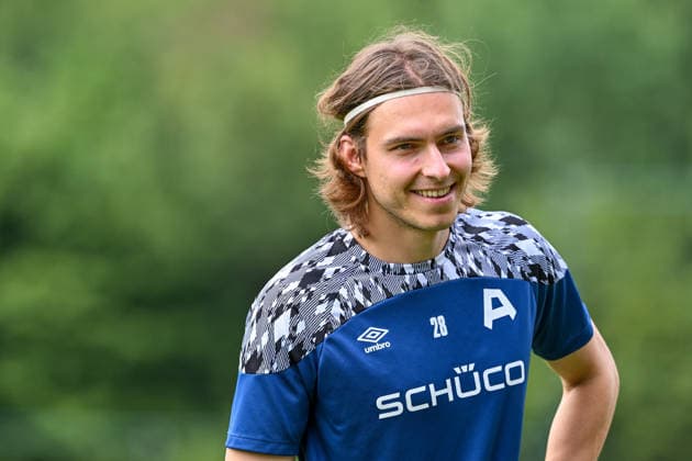 260731 Standard de Liege vs Arminia Bielefeld Roberts Uldrikis (28) of Arminia Bielefeld during a friendly soccer game in the preparations ahead of the Jupiler Pro League season 2026 - 2027 between Standard de Liege and Arminia Bielefeld from Germany on July 31 , 2026 in Liege, Belgium. (Photo by Stijn Audooren Isosport) Liege SL16 Football Campus Liege Belgium  Copyright: xIsosportxStijnxAudoorenx