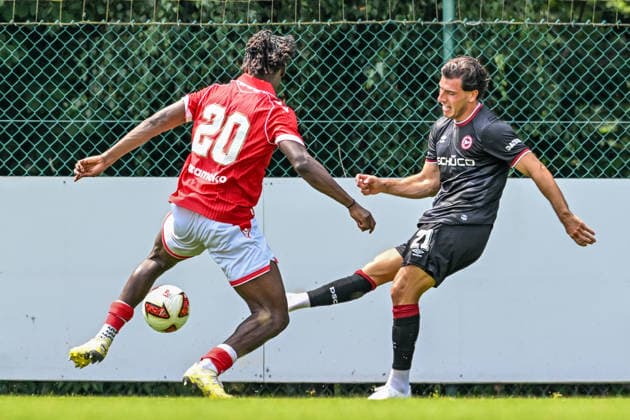 260731 Standard de Liege vs Arminia Bielefeld Stefano Russo (21) of Arminia Bielefeld during a friendly soccer game in the preparations ahead of the Jupiler Pro League season 2026 - 2027 between Standard de Liege and Arminia Bielefeld from Germany on July 31 , 2026 in Liege, Belgium. (Photo by Stijn Audooren Isosport) Liege SL16 Football Campus Liege Belgium  Copyright: xIsosportxStijnxAudoorenx