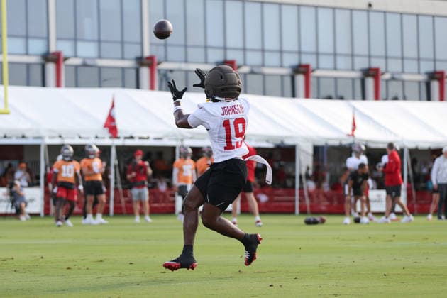 July 31, 2026: Tampa Bay Buccaneers wide receiver Kameron Johnson (19) catches a pass during training camp at AdventHeath Training Center in Tampa, FL. Taylor McFee CSM Tampa USA - ZUMAc04_ 20260731_zma_c04_050 Copyright: xTaylorxMcfeex