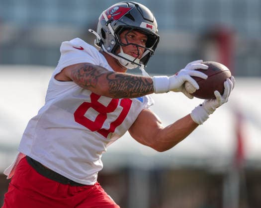 July 31, 2026: Tampa Bay Buccaneers tight end Kenny Fletcher Jr. (81) catches a pass during training camp at AdventHeath Training Center in Tampa, FL. Taylor McFee CSM NFL, American Football Herren, USA 2026: Tampa Bay Buccaneers Training Camp JUL 31  - ZUMAc04_ 20260731_zma_c04_071 Copyright: xTaylorxMcfeex