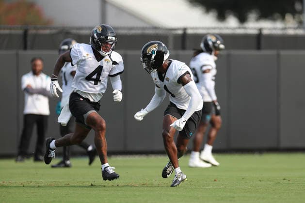 JACKSONVILLE, FL - JULY 31: Jacksonville Jaguars cornerback Jarrian Jones (4) and Jacksonville Jaguars cornerback Montaric Brown (1) work on a drill during training camp on July 31, 2026 at the Miller Electric Center in Jacksonville, Fl. (Photo by David Rosenblum Icon Sportswire) NFL, American Football Herren, USA JUL 31 Jaguars Training Camp EDITORIAL USE ONLY Icon260731227484