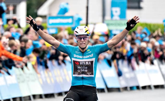 Sport Bilder des Tages DENMARK PostNord Danmark Rundt - Stage 3 Wout Van Aert, Team Visma Lease a Bike wins stage 3 of PostNord Danmark Rundt Friday July 31, 2026. The stage is 202.9 kilometers long and runs from Fredericia to Vejle. , Vejle Denmark *** DENMARK PostNord Danmark Rundt Stage 3 Wout Van Aert of Team Visma Lease a Bike wins Stage 3 of the PostNord Danmark Rundt on Friday, July 31, 2026. The stage is 202.9 kilometers long and runs from Fredericia to Vejle, Vejle, Denmark.  Copyright: HenningxBagger HenningxBaggerx spdk20260731-183433-L