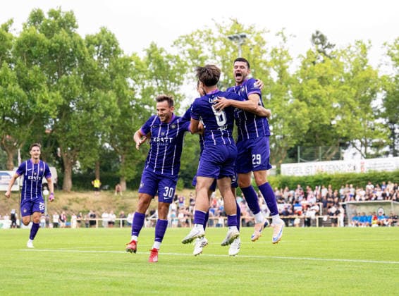 Fussball, Herren, Saison 2026 2027, Regionalliga Nordost (2. Spieltag), SV Tasmania Berlin - FC Erzgebirge Aue, v.l. Simon Skarlatidis (Aue), Patrick Kapp (Aue), Nils Lihsek (Aue), Stylianos Kokovas (Aue), Jubel nach Tor zum 0:1, 31.07. 2026, *** Soccer, Men s, 2026–2027 Season, Northeast Regional League, Matchday 2, SV Tasmania Berlin vs. FC Erzgebirge Aue; from left: Simon Skarlatidis (Aue), Patrick Kapp (Aue), Nils Lihsek (Aue), Stylianos Kokovas (Aue); celebration after the 0–1 goal, July 31, 2026, Copyright: xSebastianxRäppold MatthiasxKochx