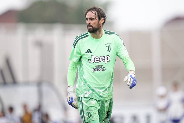Juventus Carlo Pinsoglio Goalkeeper during the pre-seasone soccer match between Juventus and Nizza at the Juventus Training Center in Turin, north west Italy - Friday, July 31, 2026. - Soccer .  Copyright: xMarcoxAlpozzi LaPressex