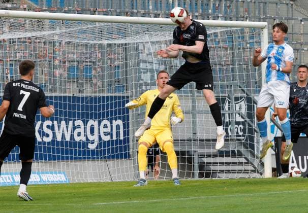 CFC vs BFC Preussen 31.07.2026 Chemnitz, eins Stadion- An der Gellertstrasse, Fussball, Regionalliga Nordost 2026 2027, 2. Spieltag , CFC, CFC vs BFC Preussen Lenny Stein am Ball Chemnitz Sachsen BRD *** CFC vs. BFC Preussen, July 31, 2026, Chemnitz, eins Stadium on Gellertstrasse, Sports, Soccer, Northeast Regional League 2026–2027, Matchday 2, CFC, CFC vs. BFC Preussen, Lenny Stein in action, Chemnitz, Saxony, Germany