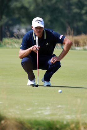 U.S. Senior Open Championship DETROIT, MICHIGAN - JULY 31: Rasmus Hojgaard of Denmark lines up his putt on the 11th green during the second round of the Rocket Classic 2026 at the Detroit Golf Club in Detroit, Michigan, USA, July 31, 2026. Detoit Michian United States  Copyright: xAmyxLemusx originalFilename:lemus-ussenior260731_nphRU.jpg