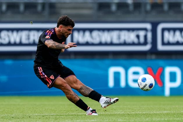 NIJMEGEN, NETHERLANDS - JULY 31: Isaac Romero of Sevilla FC passes the ball during the pre-season friendly match between NEC Nijmegen and Sevilla FC at the Goffertstadion on July 31, 2026 in Nijmegen, Netherlands.  Copyright: xRenexNijhuis MBxMediax