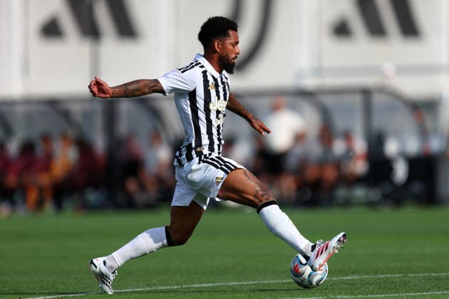 Juventus Fc - Ogc Nice Douglas Luiz of Juventus Fc in action during the friendly match beetween Juventus Fc and Ogc Nice at Continassa Training Center on July 31, 2026 in Turin, Italy . Torino Continassa Training Center Italy Copyright: xMarcoxCanonierox