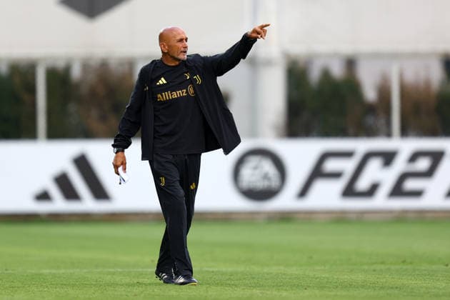 Juventus Fc - Ogc Nice Luciano Spalletti, head coach of Juventus Fc gestures during the friendly match beetween Juventus Fc and Ogc Nice at Continassa Training Center on July 31, 2026 in Turin, Italy . Torino Continassa Training Center Italy Copyright: xMarcoxCanonierox