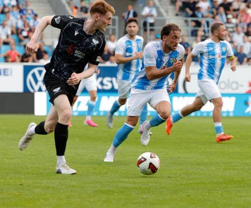 CFC vs BFC Preussen 31.07.2026 Chemnitz, eins Stadion- An der Gellertstrasse, Fussball, Regionalliga Nordost 2026 2027, 2. Spieltag , CFC, CFC vs BFC Preussen vlnr: Nikolas Frank und Dennis Slamar Chemnitz Sachsen BRD *** CFC vs. BFC Preussen, July 31, 2026, Chemnitz, eins Stadium on Gellertstrasse, Sports, Soccer, Northeast Regional League 2026–2027, Matchday 2, CFC, CFC vs. BFC Preussen (from left to right: Nikolas Frank and Dennis Slamar), Chemnitz, Saxony, Germany