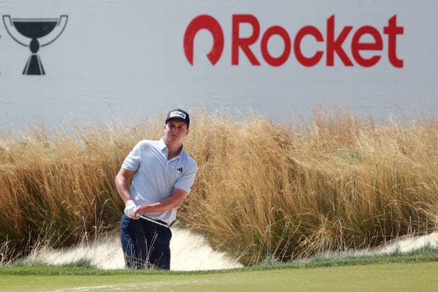 U.S. Senior Open Championship DETROIT, MICHIGAN - JULY 31: Matt McCarty of Scottsdale, Arizona hits from the bunker on the 17th hole during the second round of the Rocket Classic 2026 at the Detroit Golf Club in Detroit, Michigan, USA, July 31, 2026. Detoit Michian United States  Copyright: xAmyxLemusx originalFilename:lemus-ussenior260731_npZrn.jpg