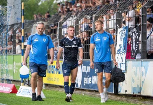 Fussball, Herren, Saison 2026 2027, Regionalliga Nordost (2. Spieltag), SV Babelsberg 03 - FC Carl Zeiss Jena, Verletzung Tino Schmidt (SV Babelsberg 03), 31.07. 2026, *** Soccer, Men s, 2026–2027 Season, Regionalliga Northeast, Matchday 2, SV Babelsberg 03 vs. FC Carl Zeiss Jena, Tino Schmidt (SV Babelsberg 03) injured, July 31, 2026, Copyright: xMatthiasxKochx