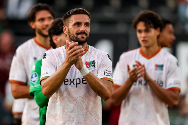 NIJMEGEN, NETHERLANDS - JULY 31: Dusan Tadic of NEC Nijmegen applauds the fans after the pre-season friendly match between NEC Nijmegen and Sevilla FC at the Goffertstadion on July 31, 2026 in Nijmegen, Netherlands.  Copyright: xRenexNijhuis MBxMediax