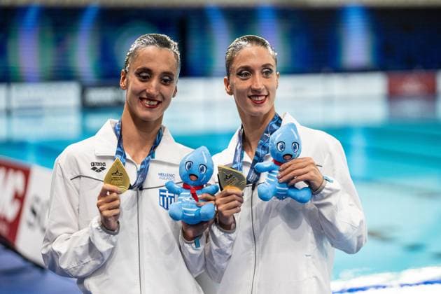 European Aquatics Championships Paris 2026 - Day One Anna Maria Alexandri and Eirini Marina Alexandri of Greece pose with their gold medals during the medal ceremony for the duet technical artistic swimming event at the LEN European Aquatics Championships at the Olympic Aquatics Centre in Saint-Denis, northeastern suburbs of Paris, on July 31, 2026. Paris Paris Paris France Copyright: xxZsomborxCzomax