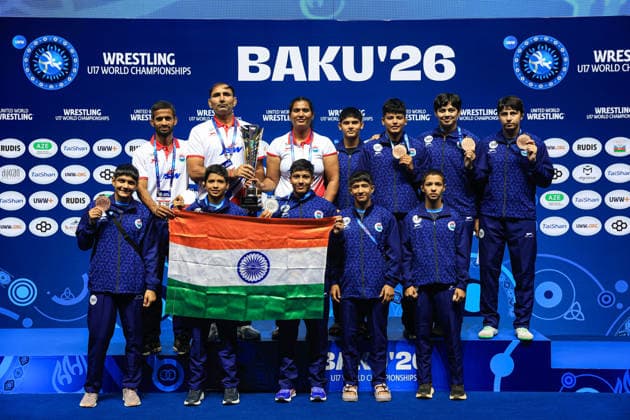 U17, U 17 Wrestling World Championships Podium Team WW - Silver: India *** U17 Wrestling World Championships: Team WW Silver, India Copyright: xUnitedxWorldxWrestlingx xAmirrezx UWW-U17-WC-BAKU-2026