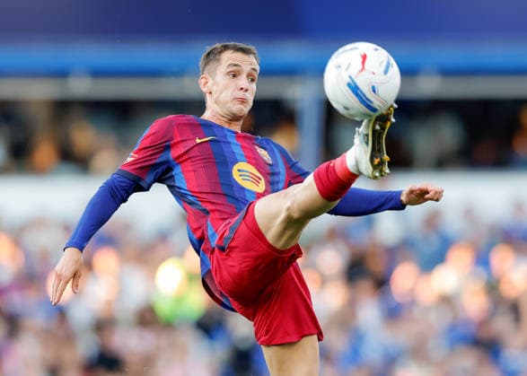 Birmingham, England, 31st July 2026. Marc Casado of FC Barcelona, Barca controls the ball during the Birmingham City vs FC Barcelona Pre Season Friendly match at St Andrews, Birmingham. Picture credit should read: Cody Froggatt Sportimage EDITORIAL USE ONLY. No use with unauthorised audio, video, data, fixture lists, club league logos or live services. Online in-match use limited to 120 images, no video emulation. No use in betting, games or single club league player publications. SPI_011_CF_BIRMINGHAM_V_BARCA SPI-4887-0010