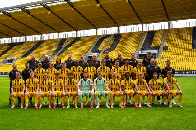 TSV Alemannia Aachen 1900 e. V.; 3. Liga, Portraettermin 2026 2027, Mannschaftsfoto, hintere Reihe v.l.n.r.: Joerg Laufenberg, Patrick Kowal, Wera Bosseler, Sven Vonderhagen, Dr. Thorsten Rohde, Dr. Alexander Mauckner, Nils Perius, Simon Fries, Youssef Baaoui, Amine Abouer-Raja mittlere Reihe v.l.n.r.: Mersad Selimbegovic, Ilyas Trenz, Petros Bagkalianis, Valmir Sulejmani, Marius Wegmann, Emmanuel Elekwa, Gideon Jung, Louis Köster, Danilo Wiebe, Joel da Silva Kiala, Mika Hanraths, Ivica Ljubicic, Amer Mujicic, vordere Reihe v.l.n.r.: Mika Schroers, Mika Pobric, Daniel Starodid, Faton Ademi, Mehdi Loune, Manuel Riemann, Stefan Bajic, Lukas Scepanik, Ken Izekor, Meiko Waeschenbach, Fabio Torsiello, Matti Wagner, GER, TSV Alemannia Aachen 1900 e. V., 3. Liga, Portraettermin 2026 2027 GER, TSV Alemannia Aachen 1900 e. V., 3. Liga, Portraettermin 2026 2027, Mannschaftsfoto Aachen *** TSV Alemannia Aachen 1900 e.V., 3rd Division, Team Photo Session 2026–2027, Team photo, back row, from left to right: Jörg Laufenberg, Patrick Kowal, Wera Bosseler, Sven Vonderhagen, Dr. Thorsten Rohde, Dr. Alexander Mauckner, Nils Perius, Simon Fries, Youssef Baaoui, Amine Abouer Raja; middle row, from left to right: Mersad Selimbegovic, Ilyas Trenz, Petros Bagkalianis, Valmir Sulejmani, Marius Wegmann, Emmanuel Elekwa, Gideon Jung, Louis Köster, Danilo Wiebe, Joel da Silva Kiala, Mika Hanraths, Ivica Ljubicic, Amer Mujicic; front row, from left to right: Mika Schroers, Mika Pobric, Daniel Starodid, Faton Ademi, Mehdi Loune, Manuel Riemann, Stefan Bajic, Lukas Scepanik, Ken Izekor, Meiko Waeschenbach, Fabio Torsiello, Matti Wagner, GER, TSV Alemannia Aachen 1900 e.V., 3. Liga, Photo Shoot 2026–2027 GER, TSV Alemannia Aachen 1900 e.V., 3rd Division, Photo Session 2026–2027, Aachen Team Photo Copyright: xEibner-Pressefoto J.xDerondeaux EP_JDU