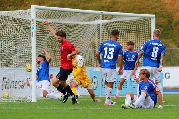 Regionalliga West: Bonner SC - Rot-Weiß Oberhausen ** NUR FÜR REDAKTIONELLE ZWECKE ** EDITORIAL USE ONLY **<p>Jonas Berg erzielt das 1:1. Bonner SC - RWO Ort: Bonn, Sportpark Nord Datum: 31.07.2026 Deutschland NRW Bonn Copyright: MichaxKorb *** Regionalliga West Bonner SC Rot Weiß Oberhausen ** FOR EDITORIAL USE ONLY ** EDITORIAL USE ONLY ** p Jonas Berg scores the 1-1 goal for Bonner SC vs. RWO Location: Bonn, Sportpark Nord Date: July 31, 2026 Germany, North Rhine-Westphalia, Bonn Copyright MichaxKorb Copyright: MichaxKorb doc86yk9adq6vs13po5k1wwo ,EDITORIAL USE ONLY