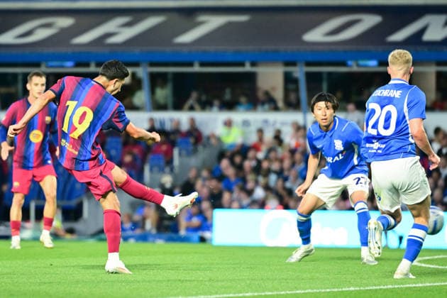 Birmingham City v Barcelona, Pre-Season Friendly FC Barcelona, Barca forward Roony Bardghji (19) takes a shot at goal during the Pre-Season Friendly match between Birmingham City and Barcelona at the St Andrew s @ Knighthead Park, Birmingham, UK on 31 July 2026. Birmingham St Andrew s @ Knighthead Park West Midlands UK Editorial use only , Copyright: xDennisxGoodwinx PSI-24614-0015
