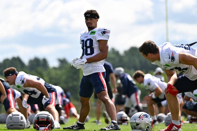 Jul 31, 2026; Foxborough, MA, USA; New England Patriots wide receiver Cameron Dorner (88) looks on at training camp held at Gillette Stadium, in Foxborough, Massachusetts. CSM NFL, American Football Herren, USA 2026: New England Patriots Training Camp JUL 31  - ZUMAc04_ 20260731_zma_c04_105 Copyright: xEricxCanhax