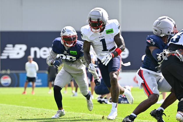 Jul 31, 2026; Foxborough, MA, USA; New England Patriots cornerback Marcus Jones (25) covers New England Patriots wide receiver A.J. Brown (1) during a drill at training camp held at Gillette Stadium, in Foxborough, Massachusetts. CSM Foxborough USA - ZUMAc04_ 20260731_zma_c04_122 Copyright: xEricxCanhax