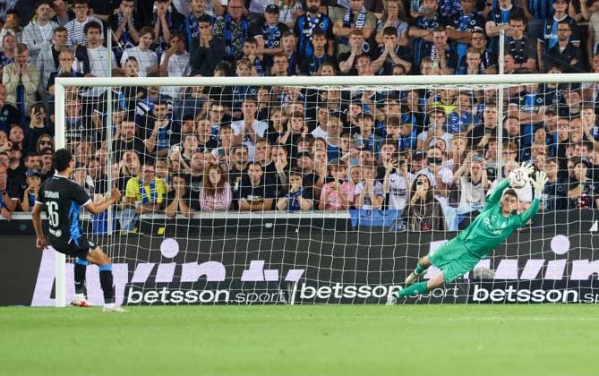 Union s goalkeeper Vic Chambaere stops the penalty during a soccer match between Belgian champion Club Brugge KV and Cup winner Union Saint-Gilloise, Friday 31 July 2026 in Brussels, the Super Cup where the Champion of the Jupiler Pro League meets the winner of the Croky Cup. VIRGINIExLEFOUR  x182519294x