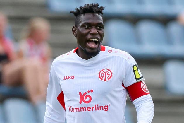 Danny da Costa (1. FSV Mainz 05) looks on during the pre-season friendly match between 1. FSV Mainz 05 and Shabab Al Ahli at Grenzlandstadium Arena on July 31, 2026 in Kufstein, Austria. (Photo by Marco Steinbrenner DeFodi Images) - *** Danny da Costa of 1 FSV Mainz 05 watches during the preseason friendly match between 1 FSV Mainz 05 and Shabab Al Ahli at the Grenzlandstadium Arena on July 31, 2026, in Kufstein, Austria. Photo by Marco Steinbrenner, DeFodi Images