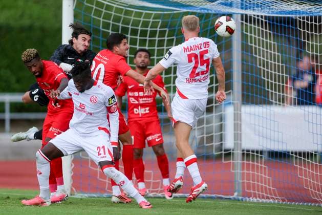 Andreas Hanche-Olsen (1. FSV Mainz 05) scores the goal to make it 1 0 with a header during the pre-season friendly match between 1. FSV Mainz 05 and Shabab Al Ahli at Grenzlandstadium Arena on July 31, 2026 in Kufstein, Austria. (Photo by Marco Steinbrenner DeFodi Images) - *** Andreas Hanche Olsen of 1 FSV Mainz 05 scores the goal to make it 1–0 with a header during the preseason friendly match between 1 FSV Mainz 05 and Shabab Al Ahli at the Grenzlandstadium Arena on July 31, 2026 in Kufstein, Austria. Photo by Marco Steinbrenner, DeFodi Images