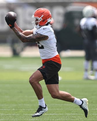 Cleveland Browns Denzel Boston (12) makes a catch during training camp in Berea, Ohio on Friday July 31, 2026.  CLE20260731111 AARONxJOSEFCZYK