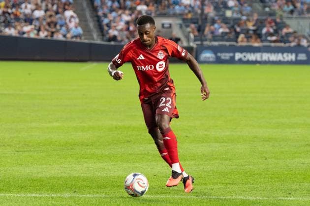 July 31, 2026, Bronx, New York, USA: Richie Laryea (22) of Toronto FC controls the ball during Regular Season game between NYCFC and Toronto FC at Yankee stadium in New York, NY on July 31, 2026. Game ended in draw 1 - 1. Bronx USA - ZUMAr339 20260731_znp_r339_039 Copyright: xLevxRadinx