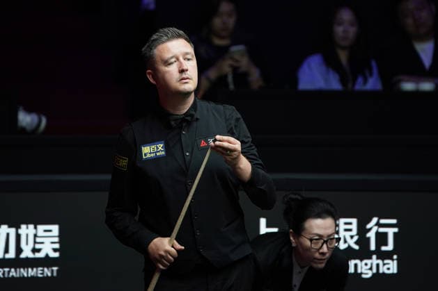 SHANGHAI, CHINA - AUGUST 01: Kyren Wilson of England chalks the cue in the Semifinal match against Zhao Xintong of China on Day 6 of the 2026 Snooker Shanghai Masters at Luwan Gymnasium on August 1, 2026 in Shanghai, China.  Copyright: xTaixChengzhex 111657560823