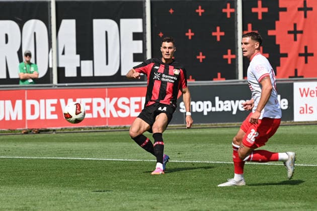 Patrik SCHICK (LEV) Pfostenschuss, Aktion, Zweikampf, gegen Luca BAZZOLI (RWE) Fussball 1. Bundesliga, Testspiel, testmatch, friendly match, Freundschaftsspiel, Bayer Leverkusen (LEV) - Rot Weiss Essen am 01.08.2026 in Leverkusen Deutschland. DFL regulations prohibit any use of photographs as image sequences and or quasi-video Â *** Patrik SCHICK (LEV) hits the post, action, tackle against Luca BAZZOLI (RWE) Soccer, Bundesliga 1, Testspiel, testmatch, friendly match, Bayer Leverkusen vs. Rot-Weiss Essen on August 1, 2026, in Leverkusen, Germany. DFL regulations prohibit any use of photographs as image sequences and or quasi-video.