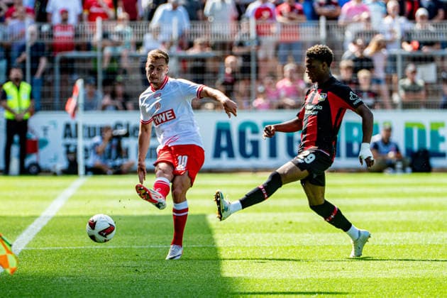 Testspiel Bayer 04 Leverkusen - Rot-Weiss Essen, am 01.08.2026, Ulrich-Haberland-Stadion, Leverkusen. Marvin Obuz (Rot-Weiss Essen 10), Ben Hawighorst (Bayer 04 Leverkusen 29), ; Testspiel Bayer 04 Leverkusen - Rot-Weiss Essen, am 01.08.2026, Ulrich-Haberland-Stadion, Leverkusen. *** Friendly Match: Bayer 04 Leverkusen vs. Rot Weiss Essen, on August 1, 2026, Ulrich Haberland Stadium, Leverkusen; Marvin Obuz (Rot Weiss Essen) 10, Ben Hawighorst (Bayer 04 Leverkusen) 29; Friendly match: Bayer 04 Leverkusen vs. Rot Weiss Essen, August 1, 2026, Ulrich Haberland Stadium, Leverkusen Copyright: xBEAUTIFULxSPORTS Erlhofx