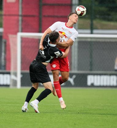 RB Leipzig Ð Verl Testspiel Leipzig, 01.08.2026, Red Bull Campus, Fussball, Testspiel , RB Leipzig vs. SC Verl , Im Bild von links: Antonio Foti ( 26, Verl). Maxime Esteve ( 3, RBL). , Nur zur redaktionellen Nutzung. Only editorial use. , *** RB Leipzig vs. Verl Friendly Match, Leipzig, August 1, 2026, Red Bull Campus, Soccer, Friendly Match, RB Leipzig vs. SC Verl, Pictured from left: Antonio Foti (26), Verl, Maxime Esteve (3), RBL, For editorial use only, Picture Point