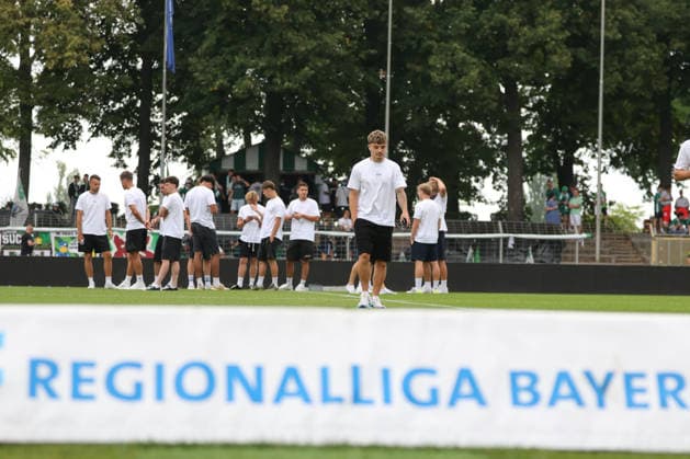 01.08.2026, Herren, Fussball, Saison 2026 2027, Regionalliga Bayern, 2. Spieltag: 1. FC Schweinfurt 1905 - TSV 1860 München Spieler des TSV 1860 München auf dem Rasen Schweinfurt Riedel-Bau-Arena im Sachs-Stadio Bayern Unterfranken Deutschland *** August 1, 2026, Men s, Soccer, 2026–2027 season, Bavarian Regional League, Matchday 2: 1 FC Schweinfurt 1905 vs. TSV 1860 Munich. TSV 1860 Munich players on the field at the Schweinfurt Riedel Bau Arena in Sachs Stadio, Bavaria, Lower Franconia, Germany